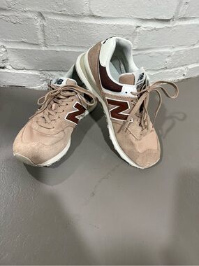 New Balance White and Taupe Mesh Sneaker Interior